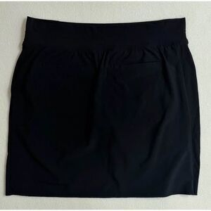 Athleta Trekkie North Skort Black Size 8 Zip Pockets Stretch Athletic Skirt